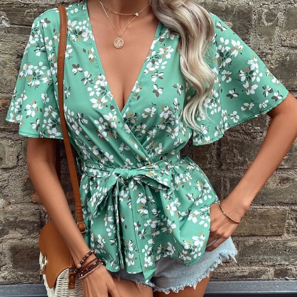 Tops - Boho Mint Floral Print Butterfly Sleeve Blouse